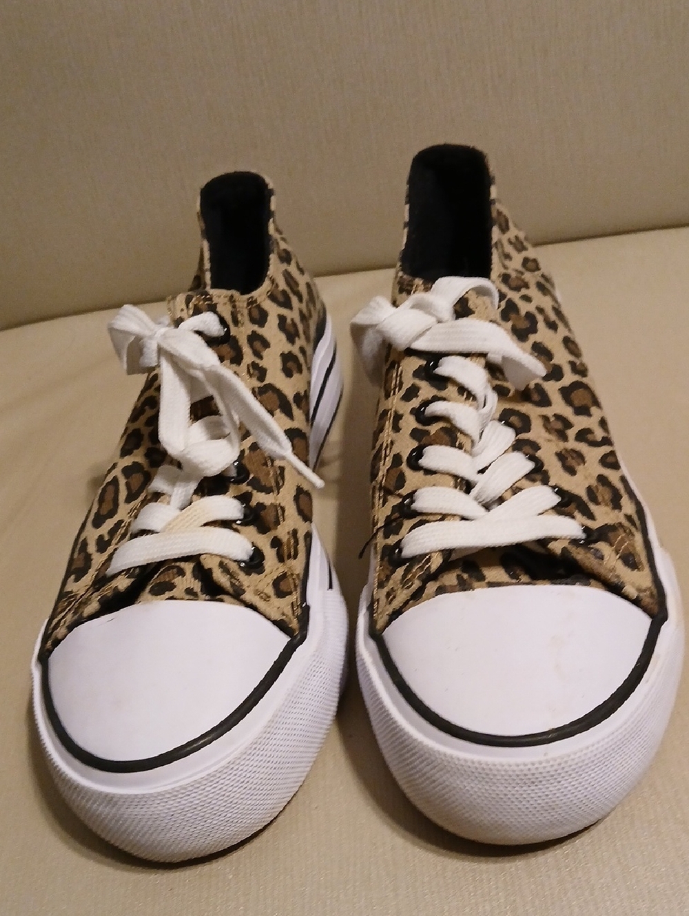 Leopard Print Low-Top Lace-Up Sneakers - White Toe